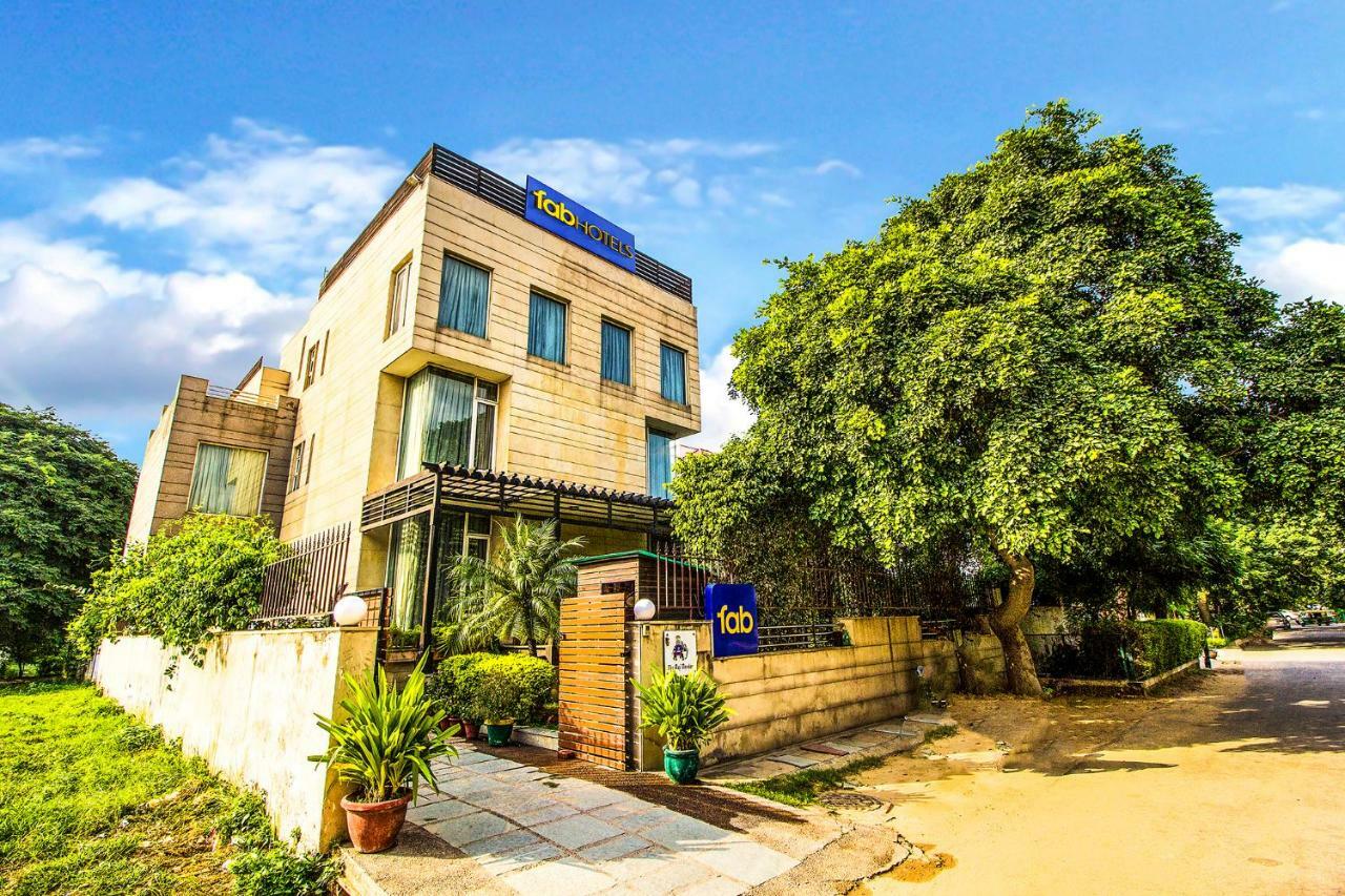 Fabhotel Raj Darbar Gurgaon Exterior photo
