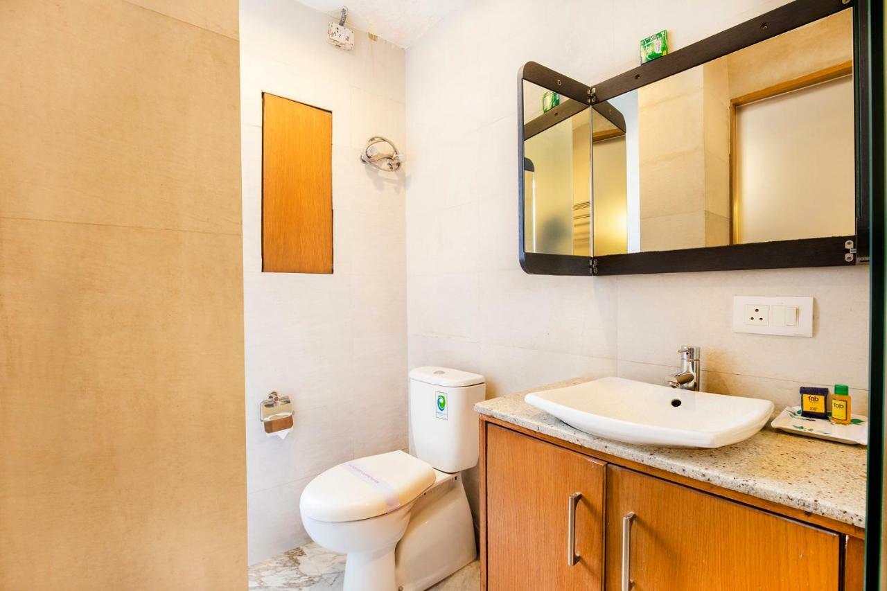 Fabhotel Raj Darbar Gurgaon Exterior photo