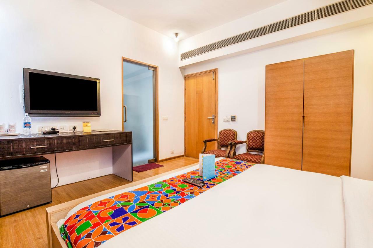 Fabhotel Raj Darbar Gurgaon Exterior photo