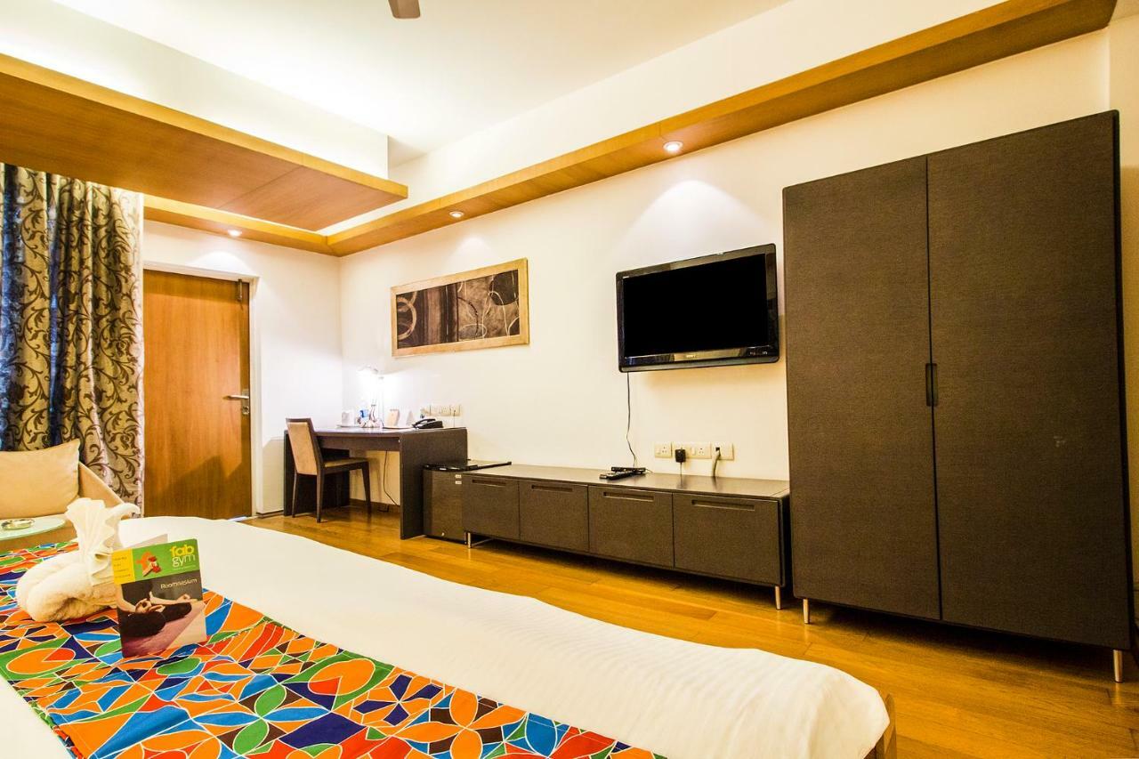 Fabhotel Raj Darbar Gurgaon Exterior photo